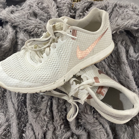 womens white nike shoes with gold swoosh